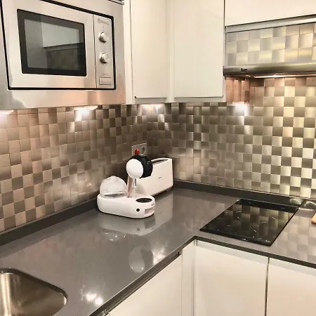 Daire W W W Goyahospitales Es Bajo B León